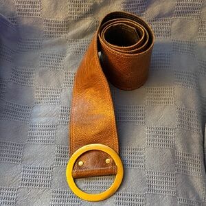 Elegant Tan Leather Belt with Gold Circle Buckle